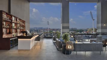 Bar junto a la piscina
