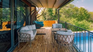 Suite de lujo, 2 habitaciones, vistas al jardín | Ropa de cama de alta calidad, sistema de insonorización, wifi gratis