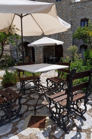 Café da manhã (EUR 12 por pessoa)