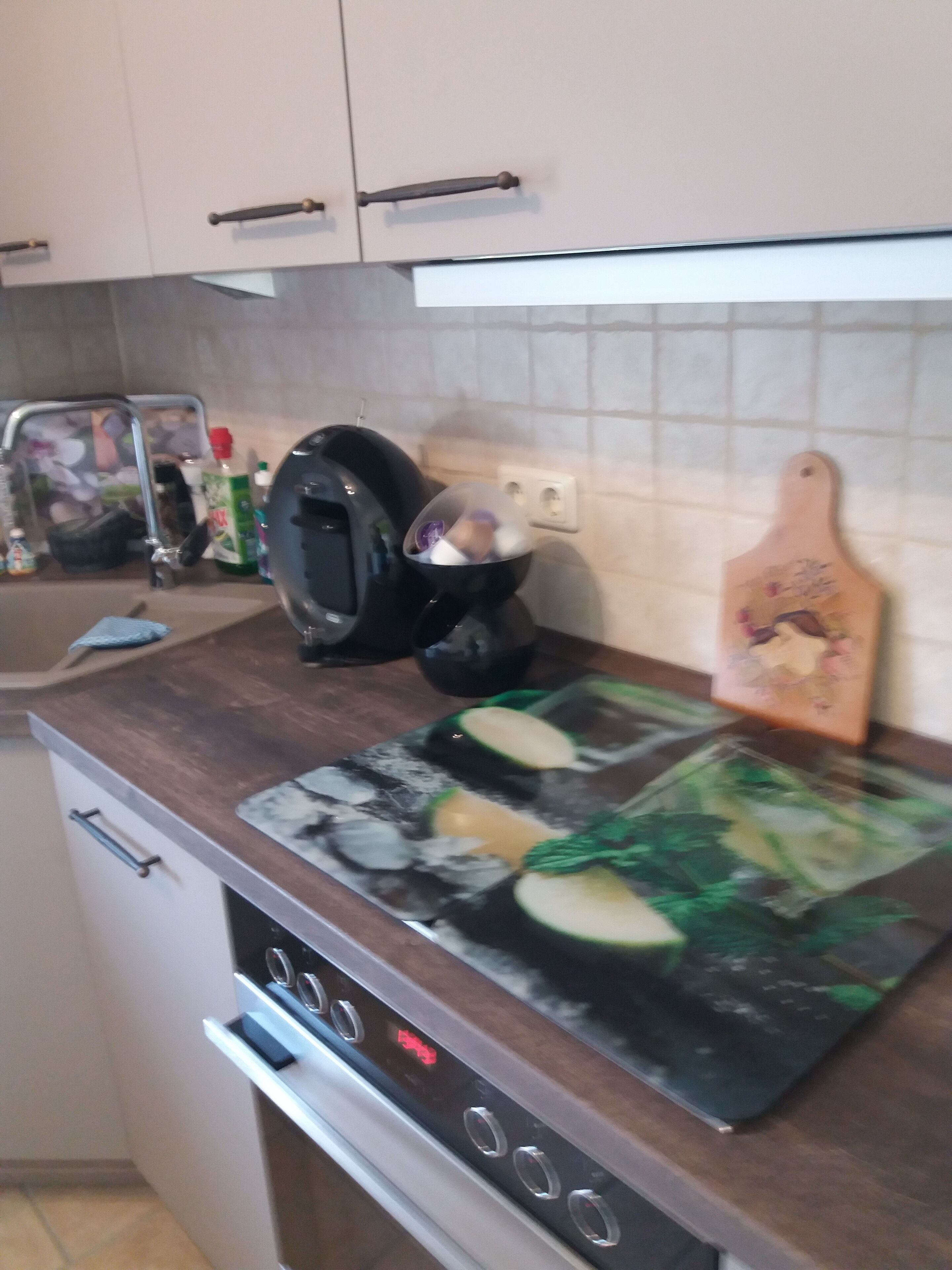 Kühlschrank, Herdplatte, Geschirrspüler