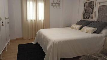 2 chambres, fer et planche à repasser, Wi-Fi gratuit, draps fournis
