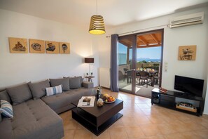 تلفزيون، مشغل دي في دي، كُتُب، ستيريو