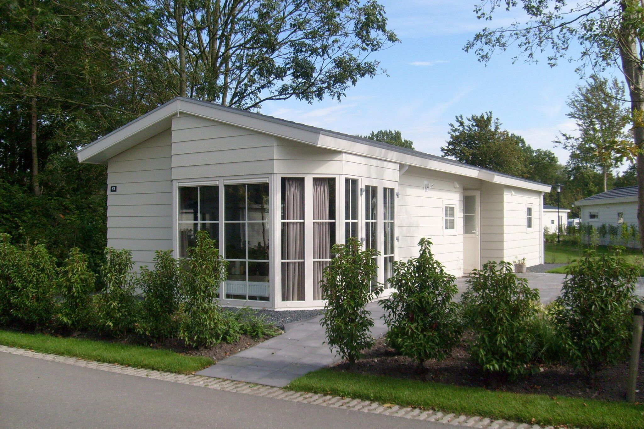 Nice chalet on a holiday park 25 km from Amsterdam