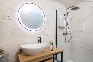 Shower, hair dryer, towels - Beautiful Apartment Antea with sea view (Vela Luka)