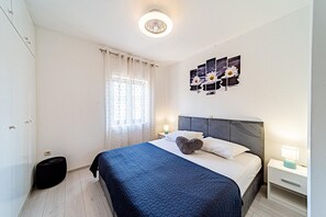 4 bedrooms, desk, iron/ironing board, WiFi - Beautiful Holiday Home with private pool (Vela Luka)
