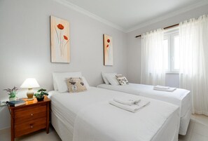 4 bedrooms, WiFi, bed sheets