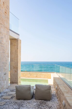 Pool - Lucia Seafront Suite (Panormo)