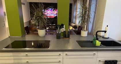 TOP MODERNE WOHNUNG - 100qm - 4 ZIMMER - bis 10 Personen