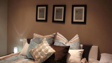 3 makuuhuonetta, silitysrauta/-lauta, ilmainen Wi-Fi, vuodevaatteet