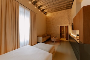 Minibar, coffres-forts dans les chambres, décoration personnalisée