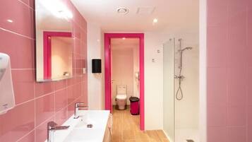 Douche, sĂšche-cheveux