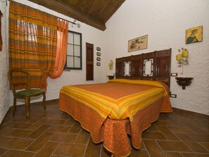 2 soverom, strykejern/-brett, reiseseng for barn og wi-fi (inkludert)