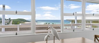 Walters - Pet Friendly Beach House With Sweeping Ocean Views