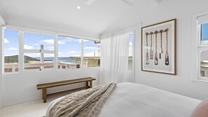 Unclassified image, 3 of 30, button