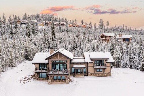 Spanish Peaks Home with Sweeping Views and Hot Tub!