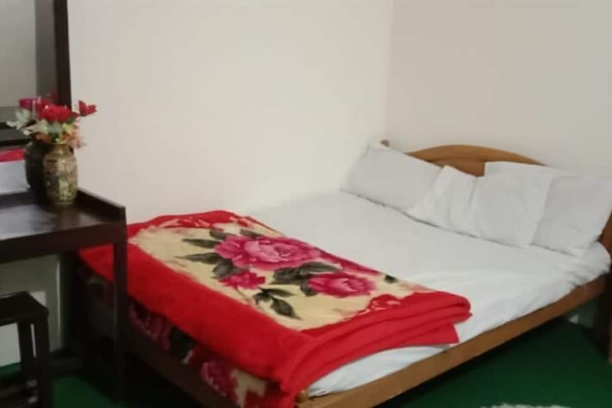 Room | Iron/ironing board