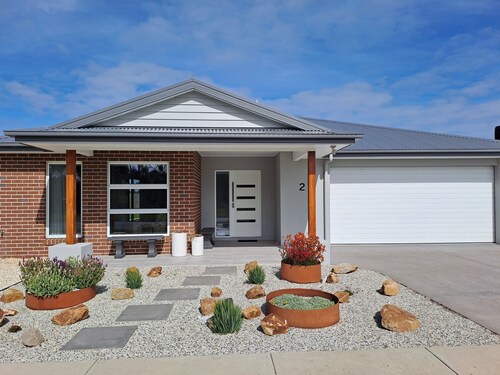 Modern 4 bedroom Family Home in Inverloch