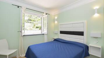 Design Studio | Frette Italian sheets, premium bedding, down comforters, pillowtop beds