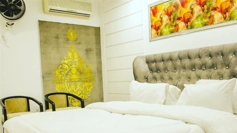 Helen Suites Hotel
