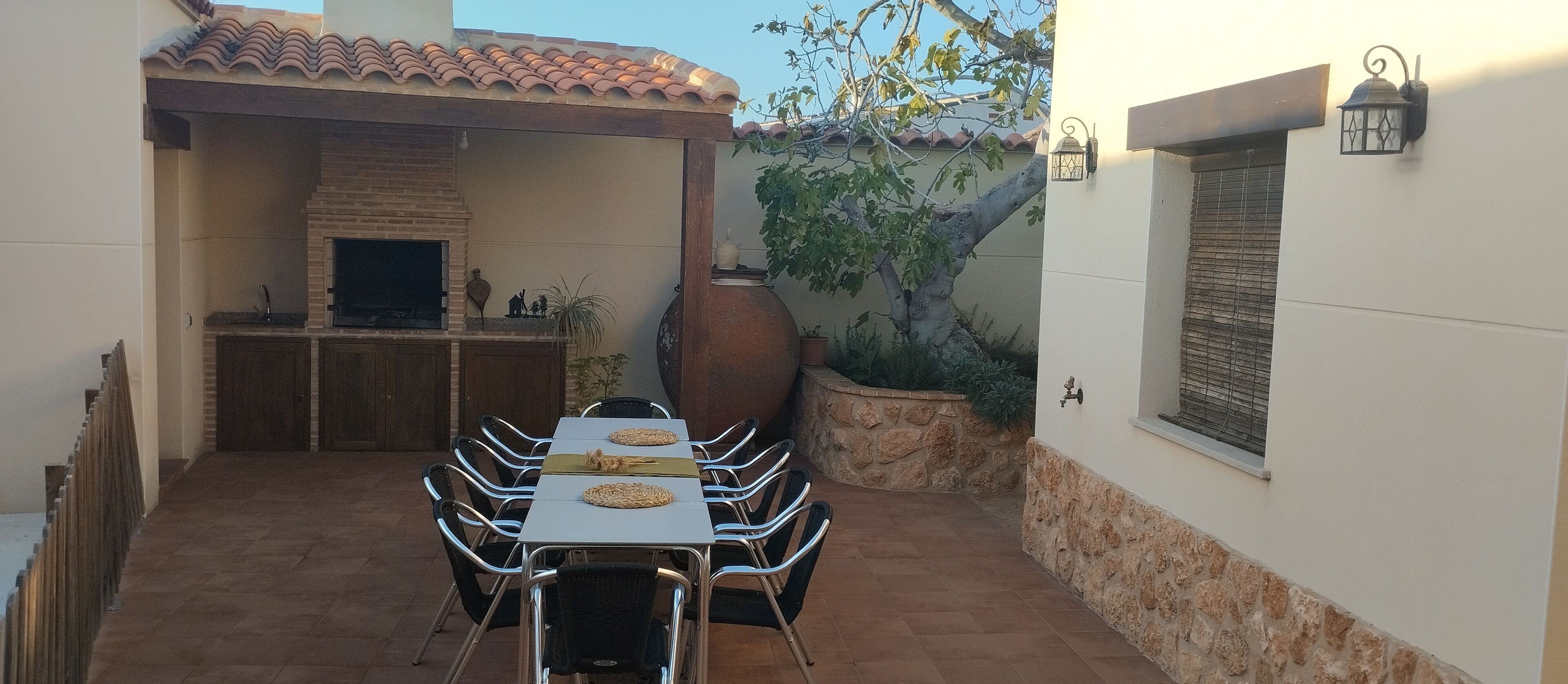 屋外ダイニングエリア