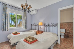 7 bedrooms, iron/ironing board, free WiFi, bed sheets