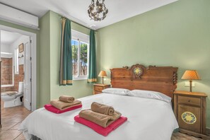 7 bedrooms, iron/ironing board, free WiFi, bed sheets