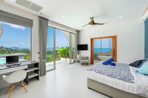 4 bedrooms, in-room safe, desk, soundproofing