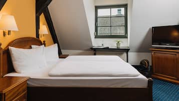 Habitación doble, 1 habitación, para no fumadores | Ropa de cama hipoalergénica, decoración personalizada y escritorio