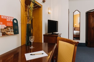 Single Room, 1 Twin Bed, Non Smoking | Hypo-allergenic bedding, individually decorated, desk, soundproofing