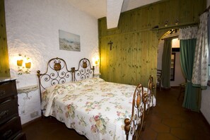 1 dormitorio, tabla de planchar con plancha, cuna de viaje y wifi gratis