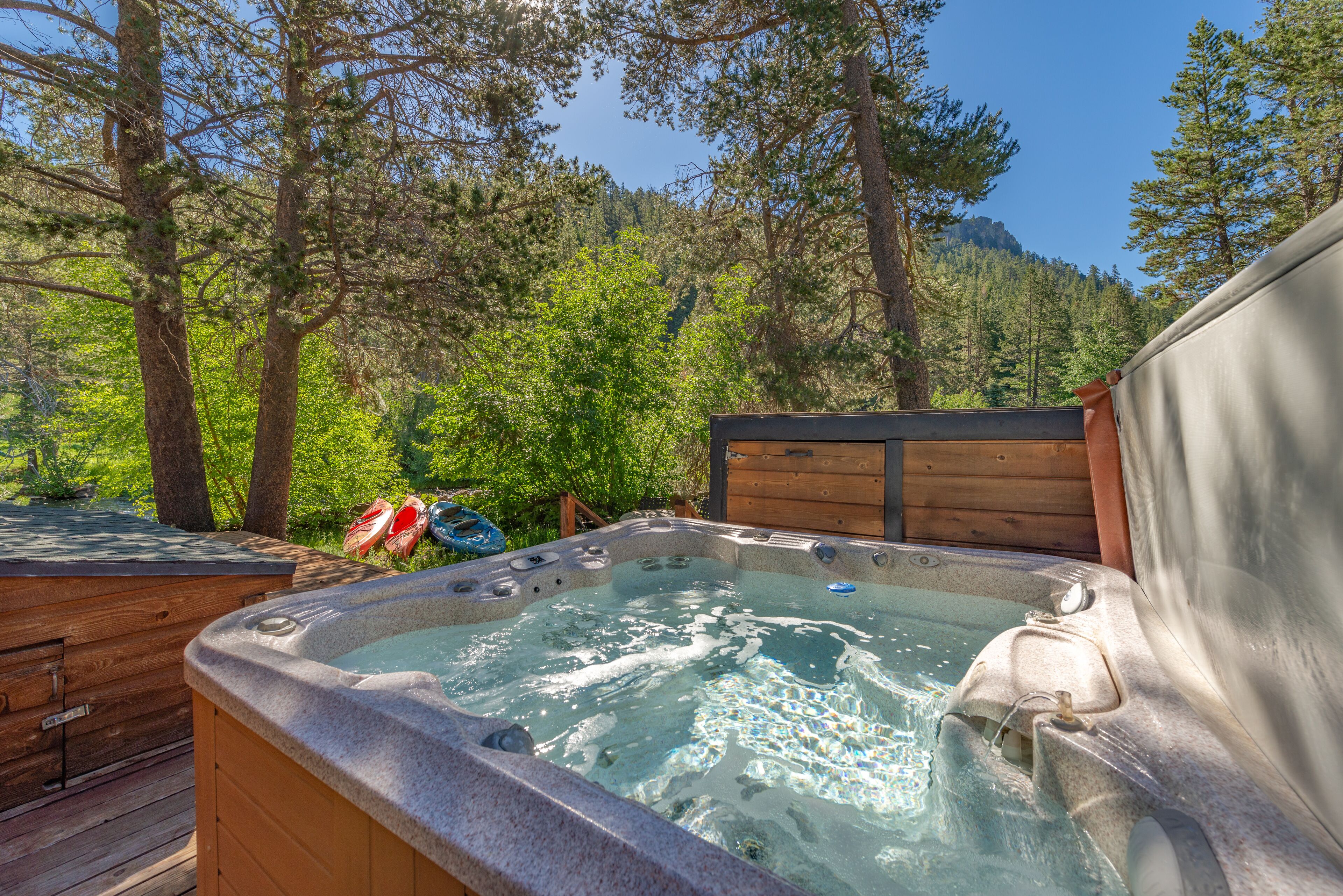 Truckee River Paradise, Private Beach, Close to Palisades Tahoe