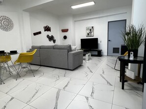Interior - Spacious place (San Juan)