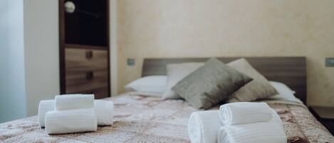 2 camere, ferro/asse da stiro, Wi-Fi gratuito, lenzuola