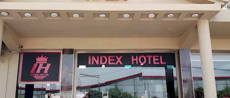 Fachada de la propiedad