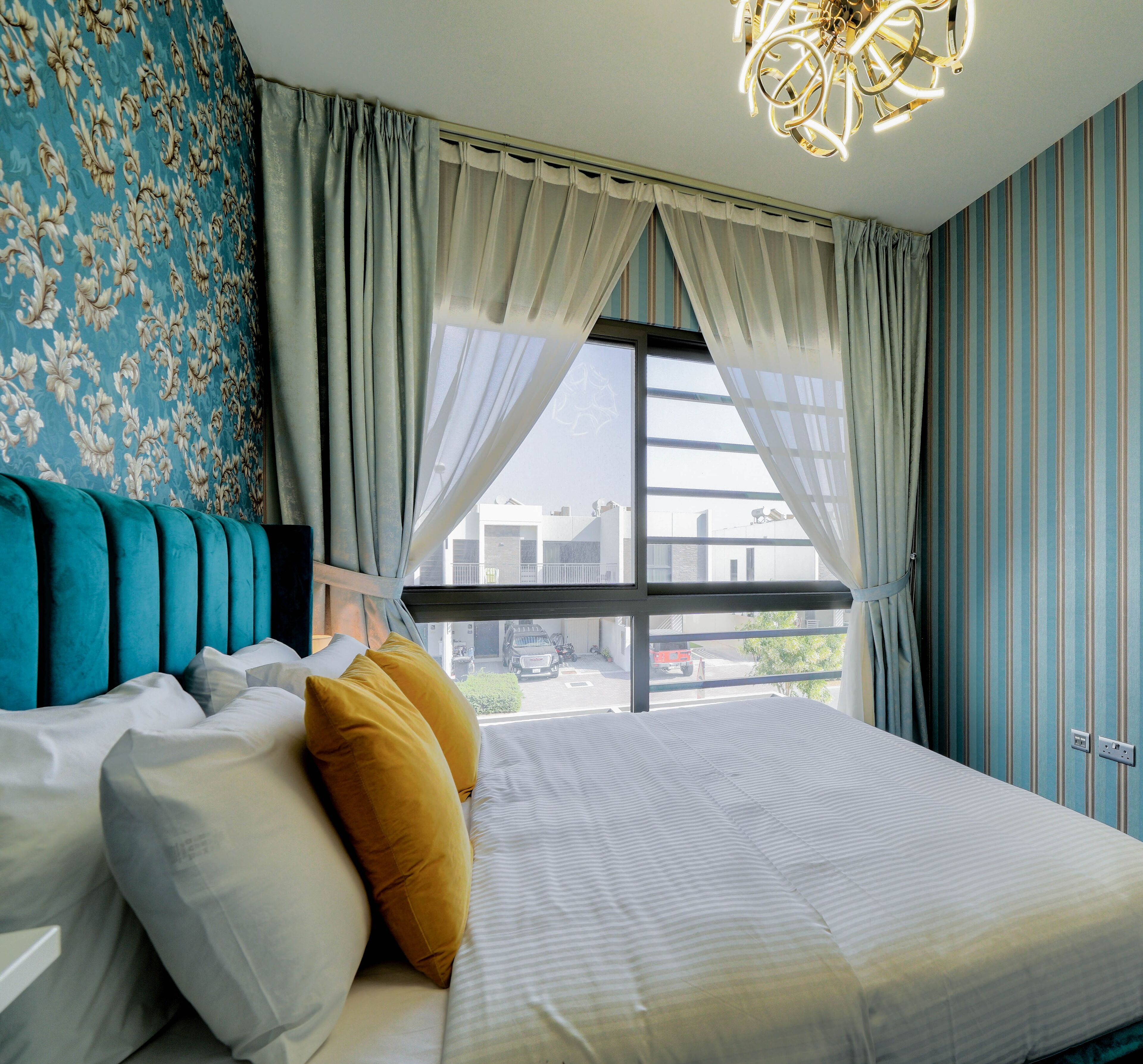 KOHH – 3BR Townhouse in Claret