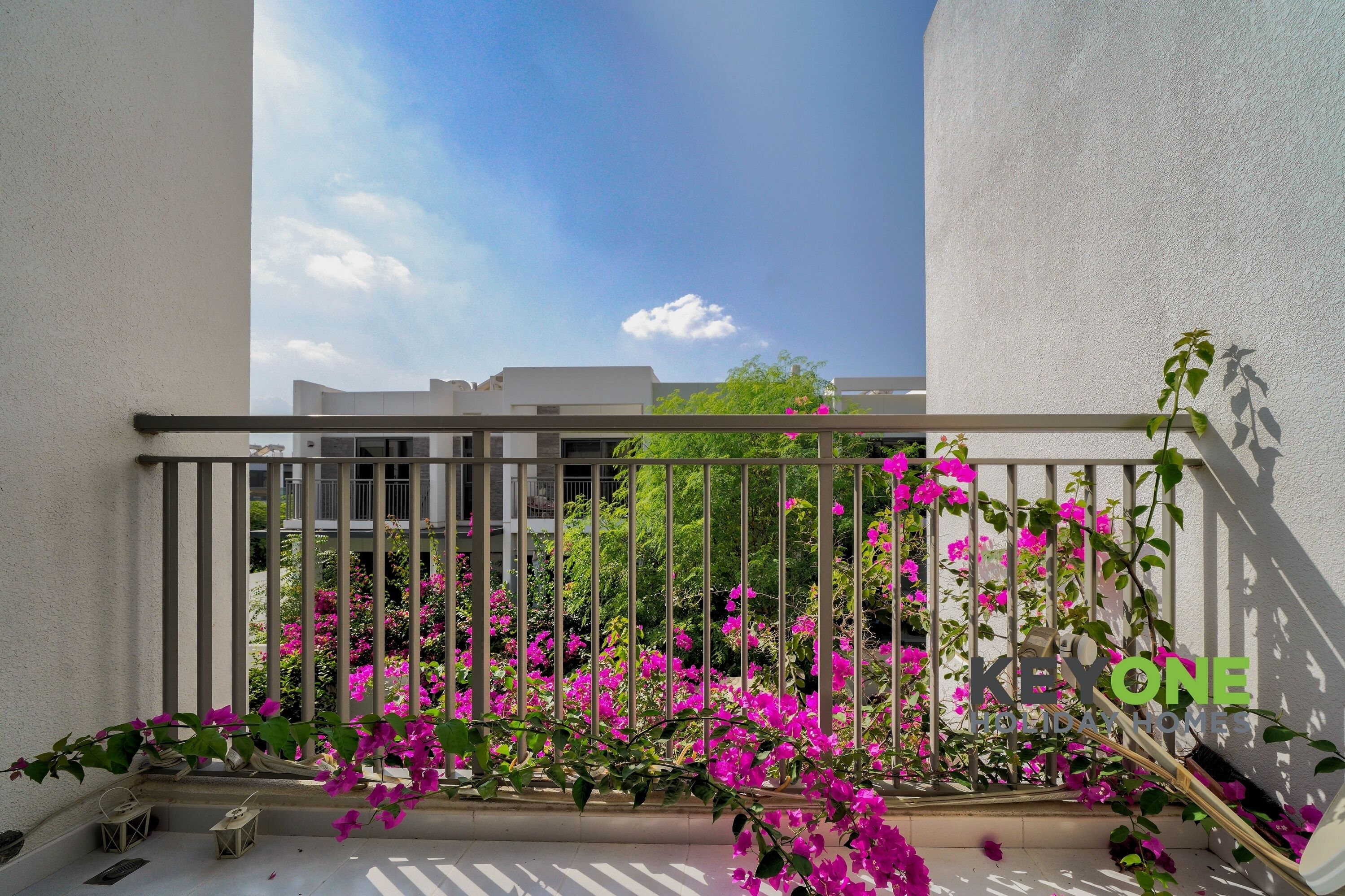 KOHH – 3BR Townhouse in Claret