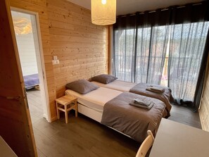4 bedrooms, iron/ironing board, travel cot, free WiFi