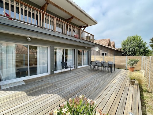 Nouvelle maison contemporaine avec jacuzzi à quelques pas de l'Océan