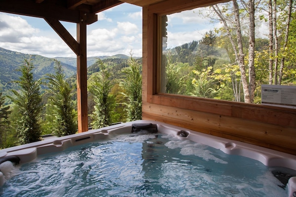 spa extérieur, couvert et utilisable toute l'année