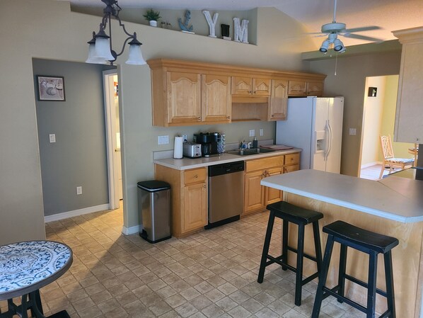 Fridge, microwave, oven, stovetop - Relaxing Home in Navarre (Navarre)
