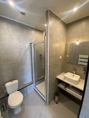 Appartement Confort | Salle de bain | Articles de toilette (gratuits), séchoir à cheveux