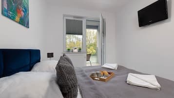 3 bedrooms, iron/ironing board, WiFi, bed sheets