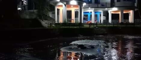 Fachada de la propiedad