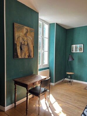 Interior - Happiness in the countryside! (Barie)