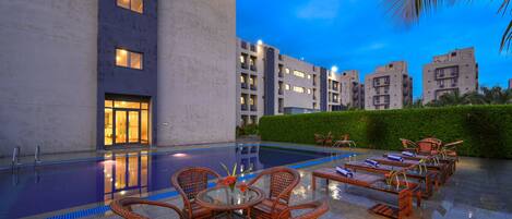 Piscina a l'aire lliure