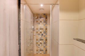 Superior Twin Room | Bathroom - Keys Lite By Lemon Tree Hotels, Vadodara (Vadodara)