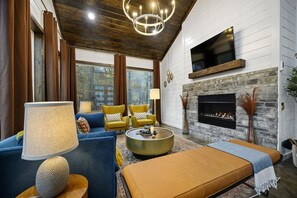 Fernseher, Kamin, Drucker