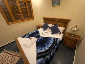 4 bedrooms, desk, iron/ironing board, free WiFi
