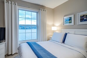 4 عدّة غرف نوم ومكتب ومكواة/لوح كي وسرير سفر