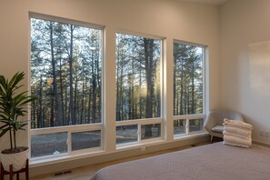 3 عدّة غرف نوم وواي فاي مجانًا وملاءات أسرّة